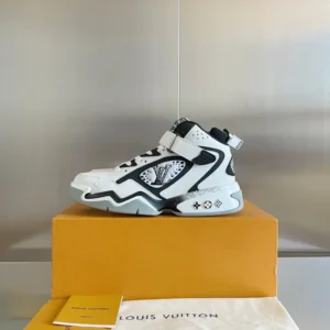 L*uis V*itton TRAINER 2 - Image 2