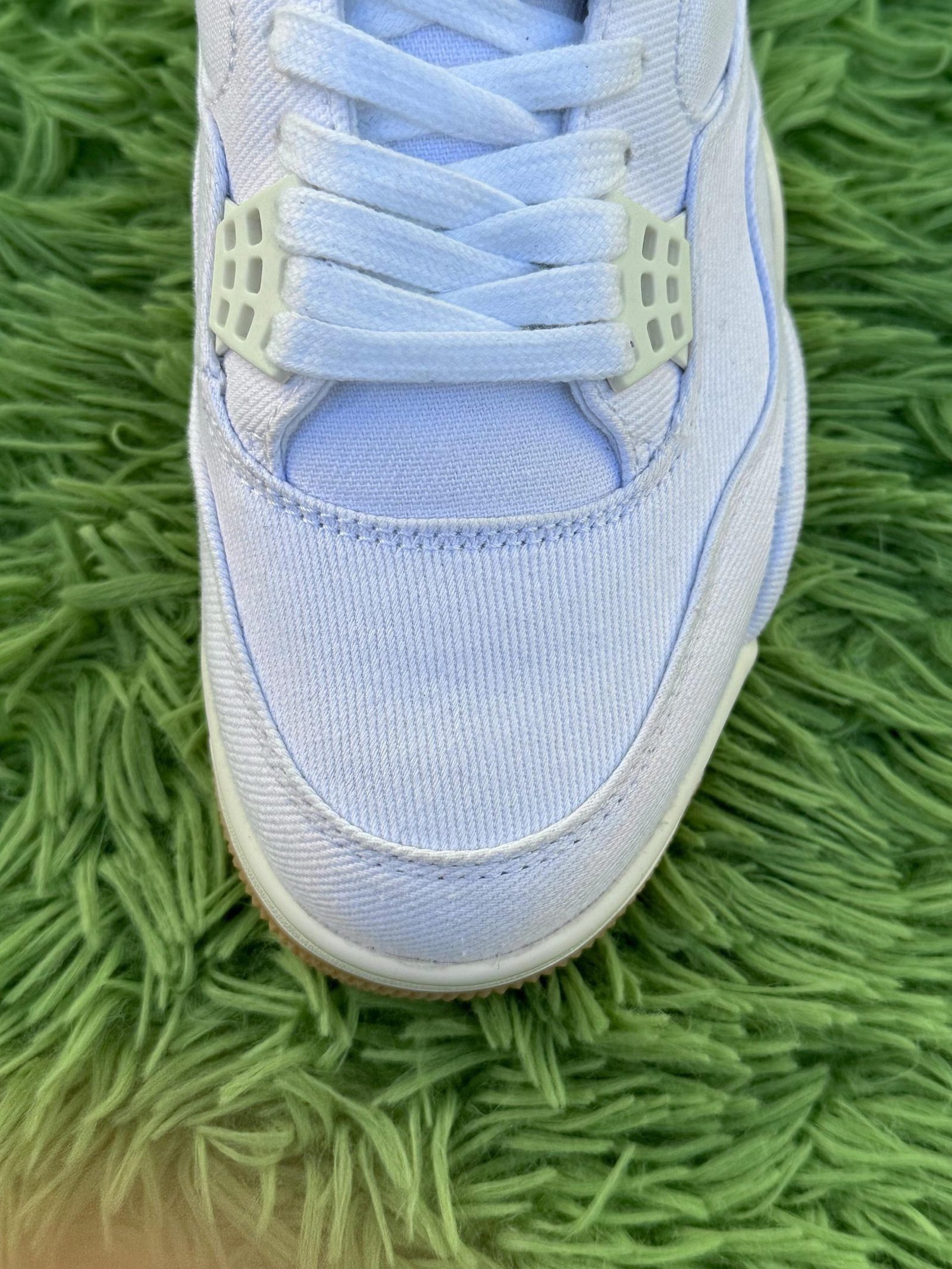 Jordan 4 Retro Levi’s White - Image 7