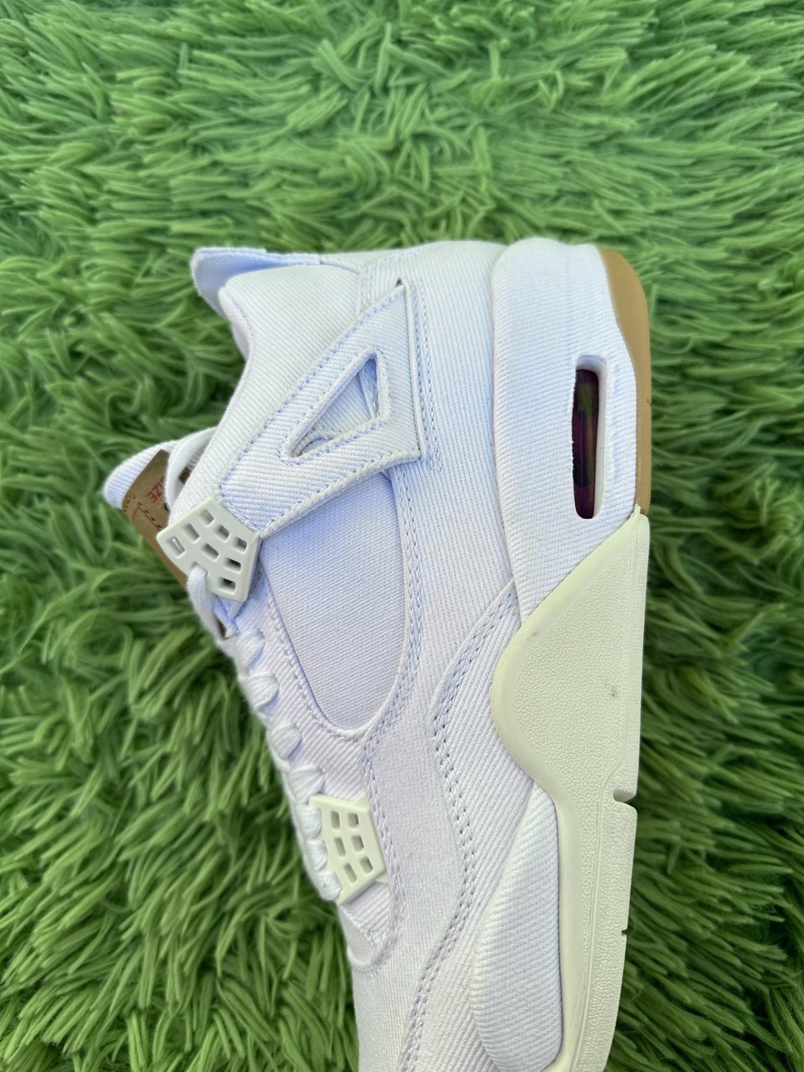 Jordan 4 Retro Levi’s White - Image 8