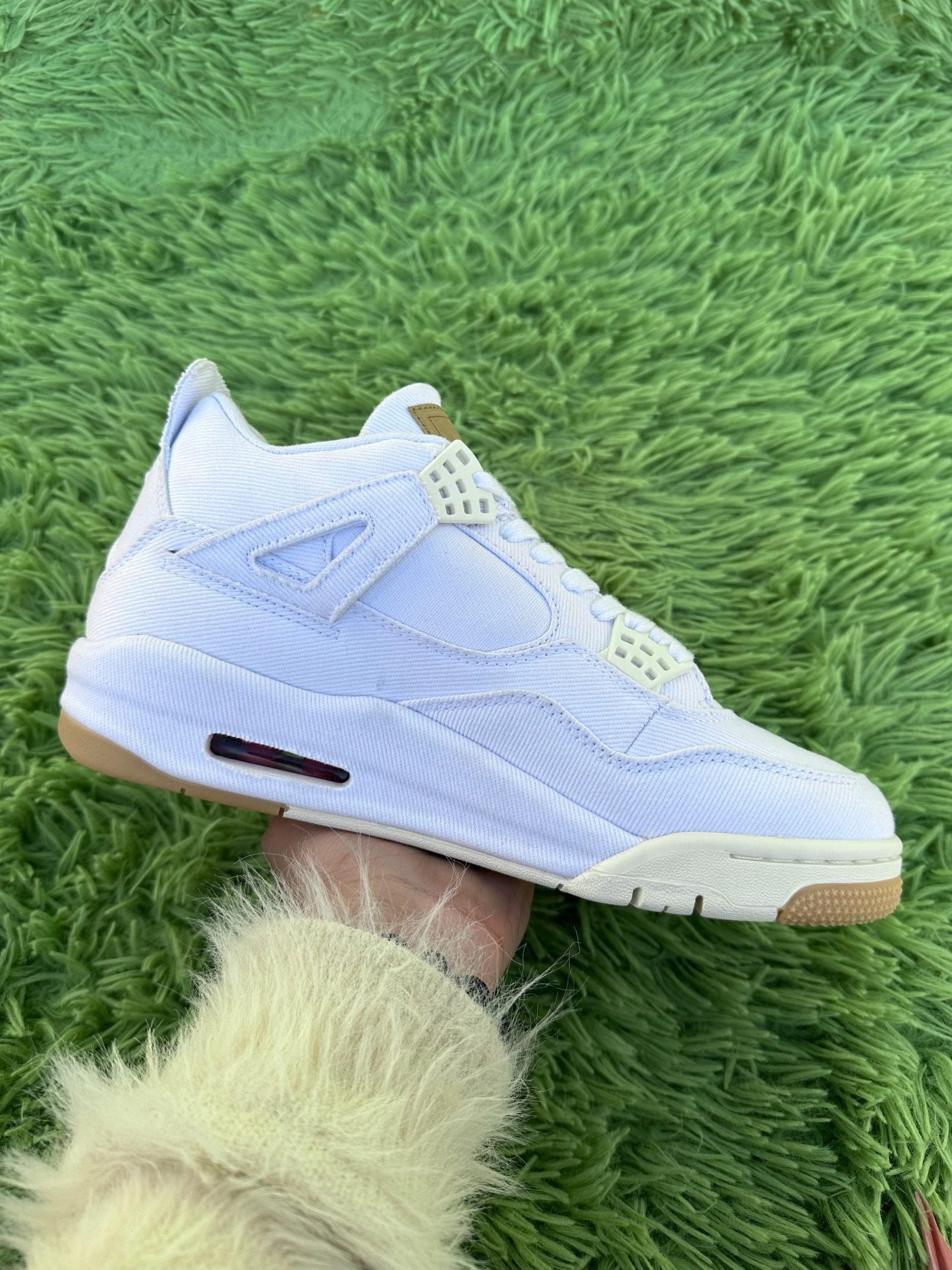 Jordan 4 Retro Levi’s White - Image 2