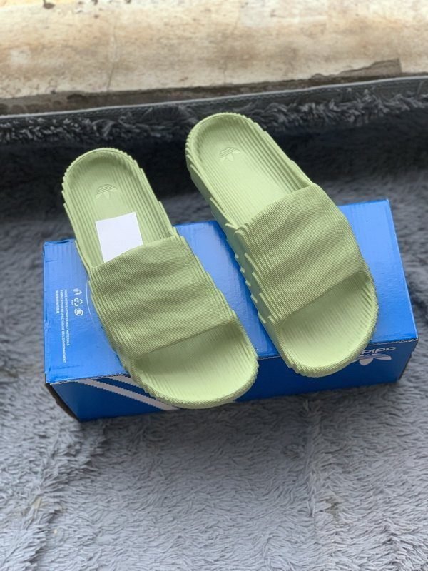 adidas originals Adilette 22 Slides Magic Lime - Image 14