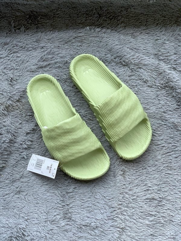 adidas originals Adilette 22 Slides Magic Lime - Image 20