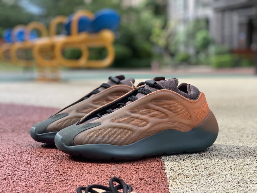 PK God Batch adidas Yeezy 700 V3 Copper Fade - Image 3