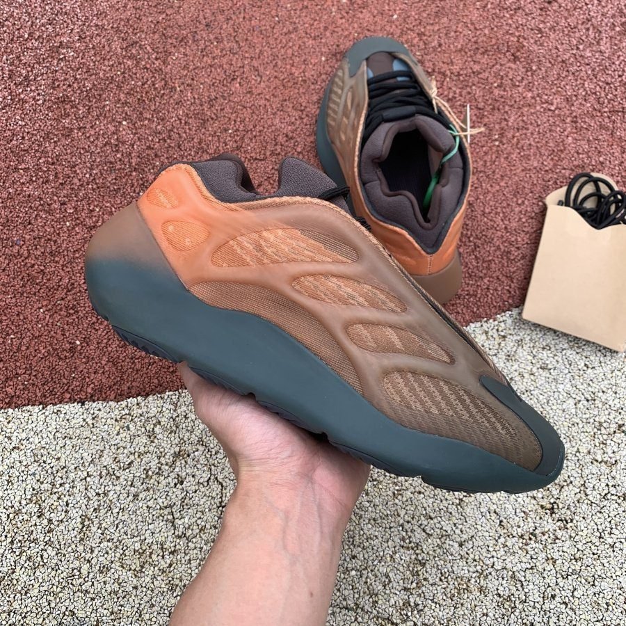 PK God Batch adidas Yeezy 700 V3 Copper Fade - Image 17