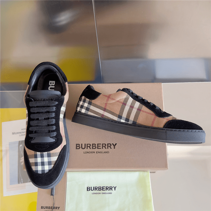 B*rberry Vintage Check Sneaker Beige Black - Image 2