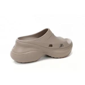 BALENCIAGA Pool Crocs Beige 677386 W1S8E 2500 - Image 6