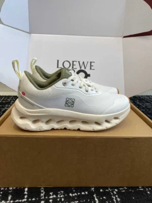 On Running Cloudtilt 2 Loewe White Khaki - Image 3