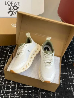 On Running Cloudtilt 2 Loewe White Khaki - Image 2
