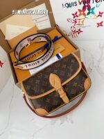 Louis Vuitton Borsa Diane M4598 Size: 9*15*24cm - Image 2