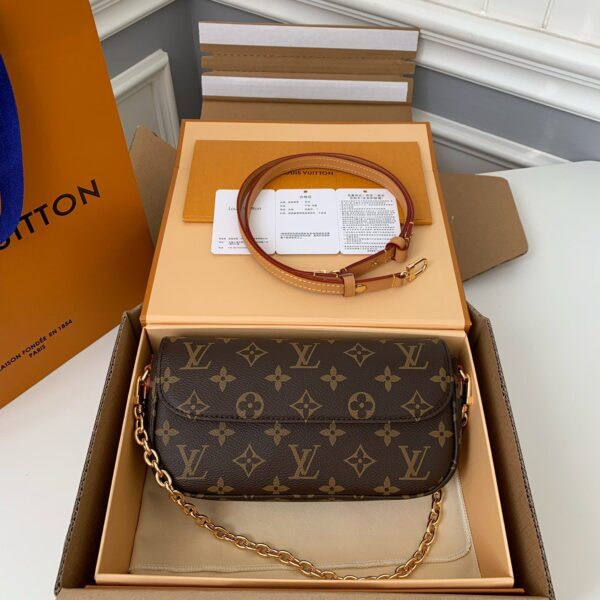 Louis Vuitton Portafoglio con catenella Ivy M81911 Size: 23.5*12*4.3cm