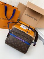 Louis Vuitton Borsa Messenger Outdoor M43843 Size: 26*20*10.5cm - Image 2