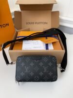 Louis Vuitton Portafoglio indossabile Alpha M80741 Size: 18.5*11*6.5cm