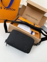 Louis Vuitton Portafoglio indossabile Alpha M59161 Size: 18.5*11*6.5cm - Image 3