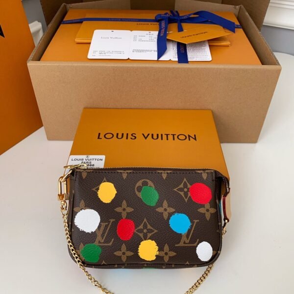Louis Vuitton MINI POCHETTE ACCESSOIRES mini Mahjong bag M8186 Size: 15.5*10.5*4cm