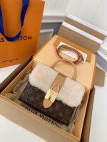 LOUIS VUITTON LOCKY frame M4631 Size: 20*16*7.5cm - Image 3