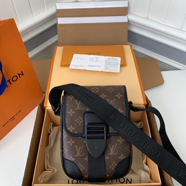 LOUIS VUITTON ARCHY messenger bag M4644 Size: 2*16*7CM