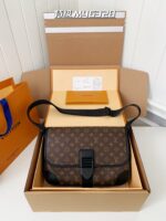 LOUIS VUITTON ARCHY messenger bag M4632 Size: 5*24*8CM