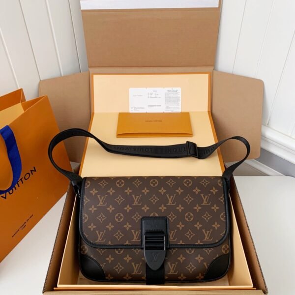 LOUIS VUITTON ARCHY messenger bag M4632 Size: 5*24*8CM