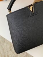 LOUIS VUITTON Capucines mini frame M4886 Size: 6.5*17.5*9cm - Image 3