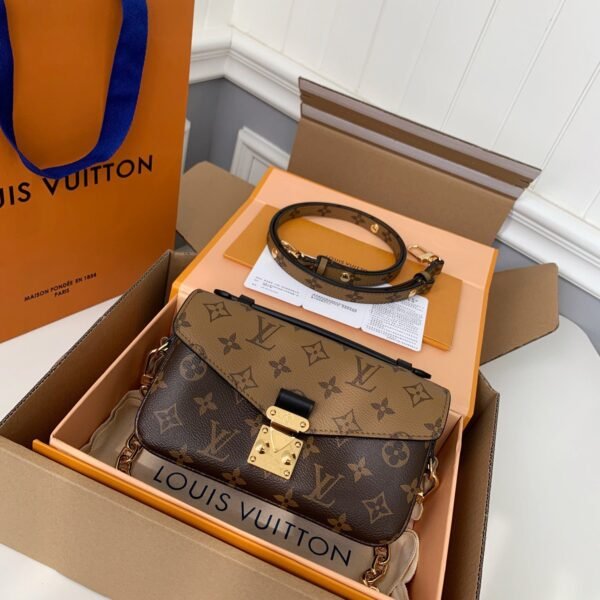LOUIS VUITTON Pochette Metis EAST WEST messenger bag M46225 Size: 21.5*13.5*6CM