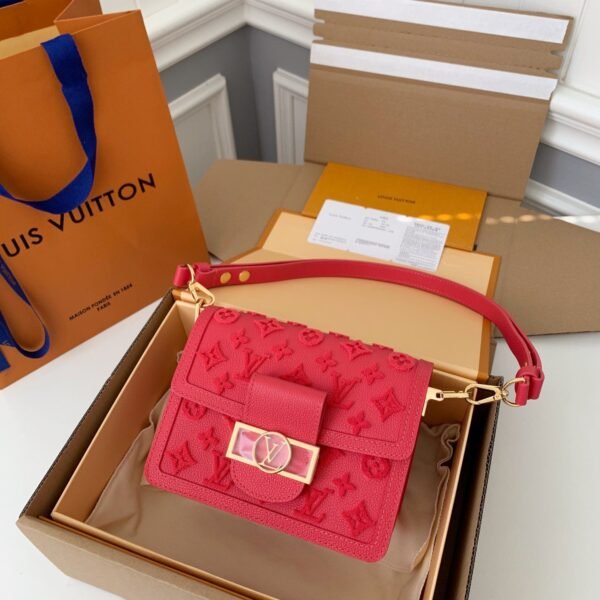LOUIS VUITTON DAUPHINE MINI frame M20747 Size: 20*15*9CM