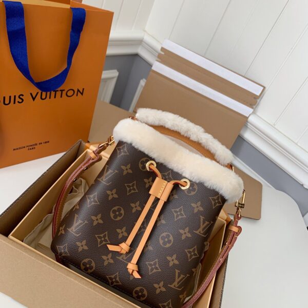 LOUIS VUITTON NEONOE bucket M4631 Size: 0*20*13cm