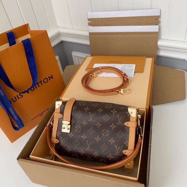 Louis Vuitton Side Trunk M46358 Size: 21*14*6cm