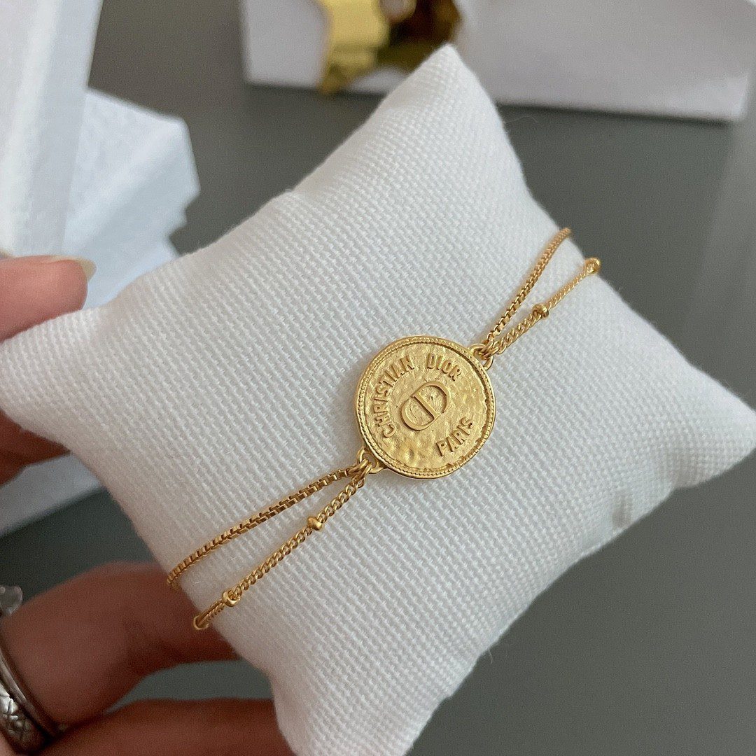 20230330021031168015663186541.jpg DIOR bracelet - Image 1
