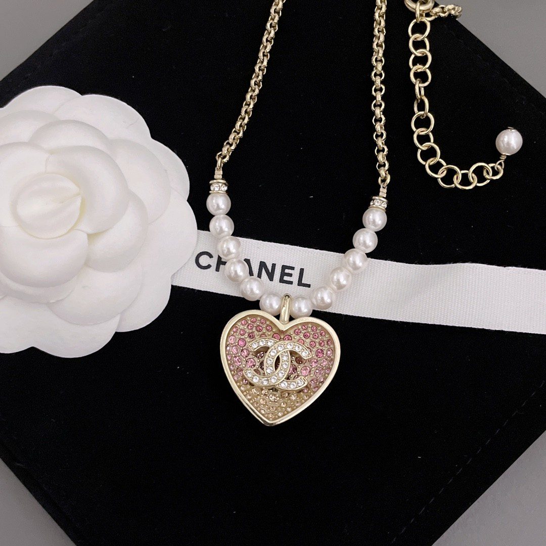 20230330034231168016215136842.jpg Chanel Large Double Sided Heart Necklace - Image 1