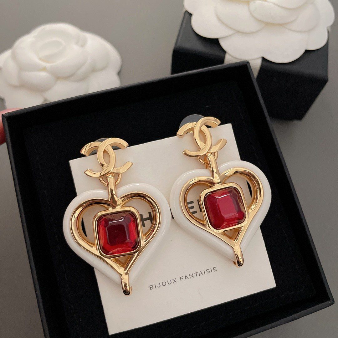 20230330044150168016571096165.jpg Chanel Heart Stud Earrings - Image 1