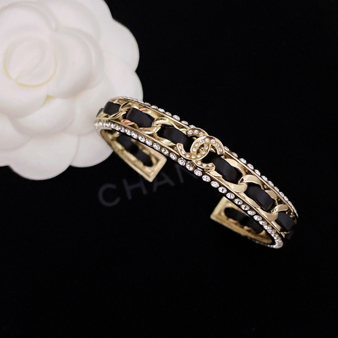 20230330045445168016648502236.jpg Chanel Cuff Bracelet - Image 1