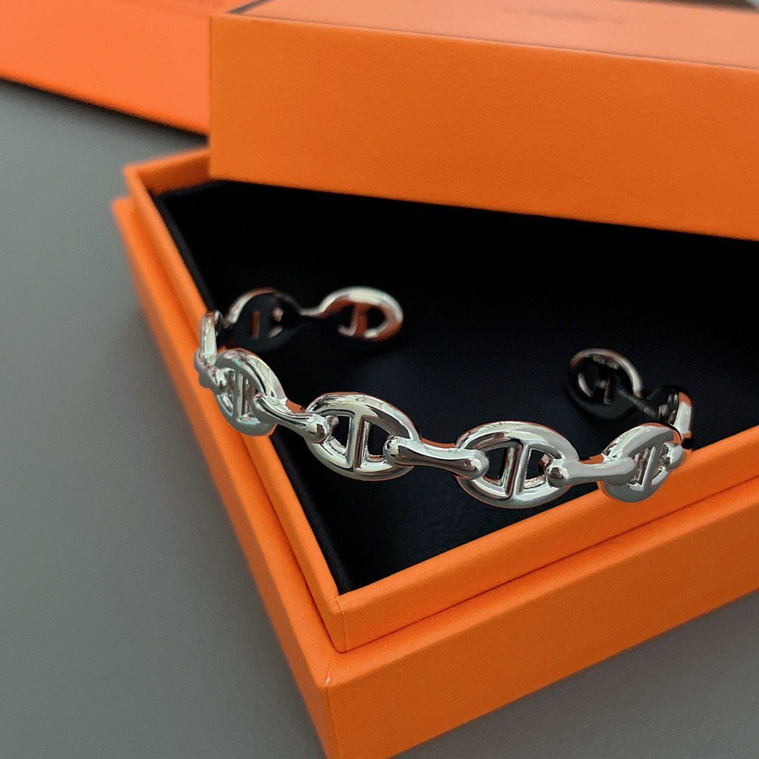 20230330045732168016665256865.jpg Hermes cuff bracelet - Image 1
