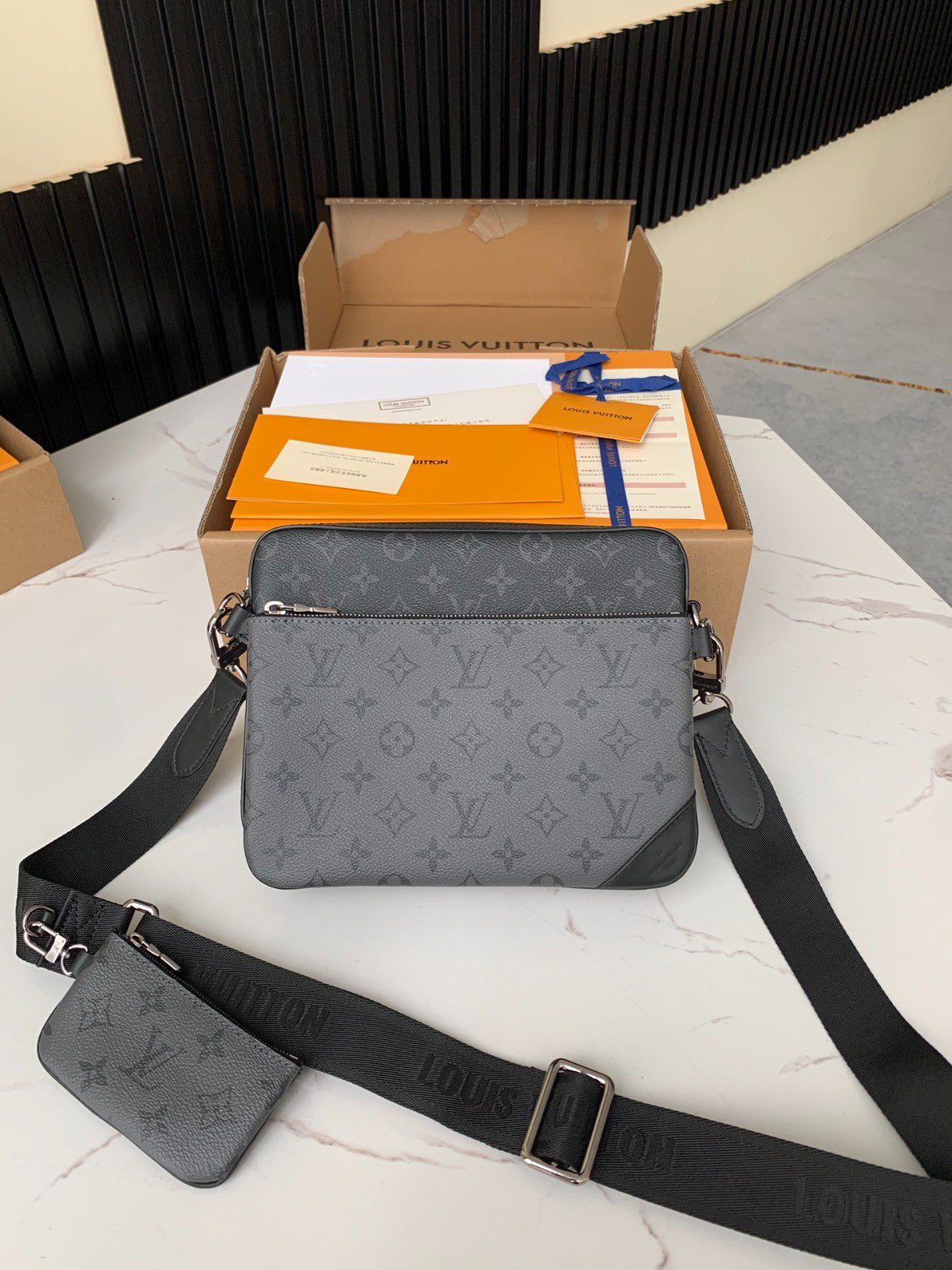 20230615093116168679267698662.jpg LOUIS VUITTON TRIO Full Leather Messenger Bag - Image 1