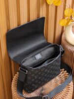 LOUIS VUITTON Bag - Image 4