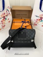 Louis Vuitton Classic VOYAGER Small Messenger bag M40511, * 22.5 * 11cm