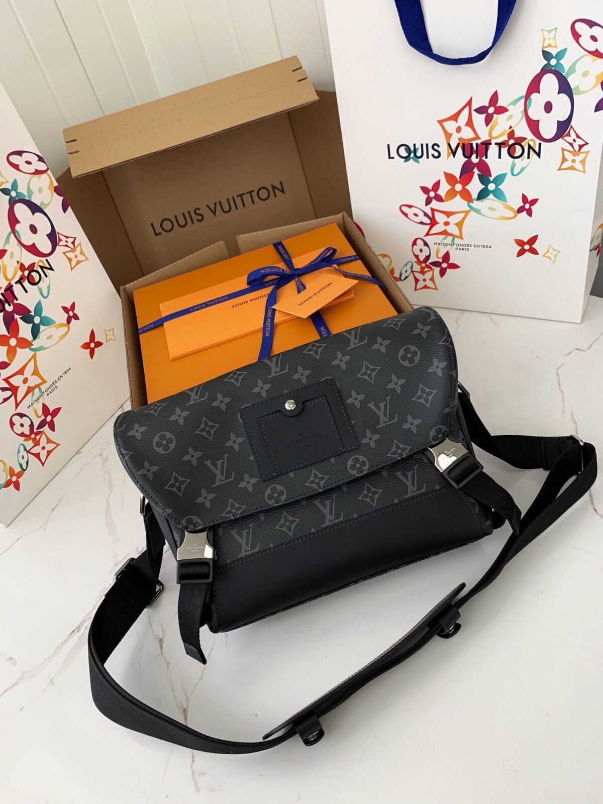 Louis Vuitton Classic VOYAGER Small Messenger bag M40511, * 22.5 * 11cm - Image 3