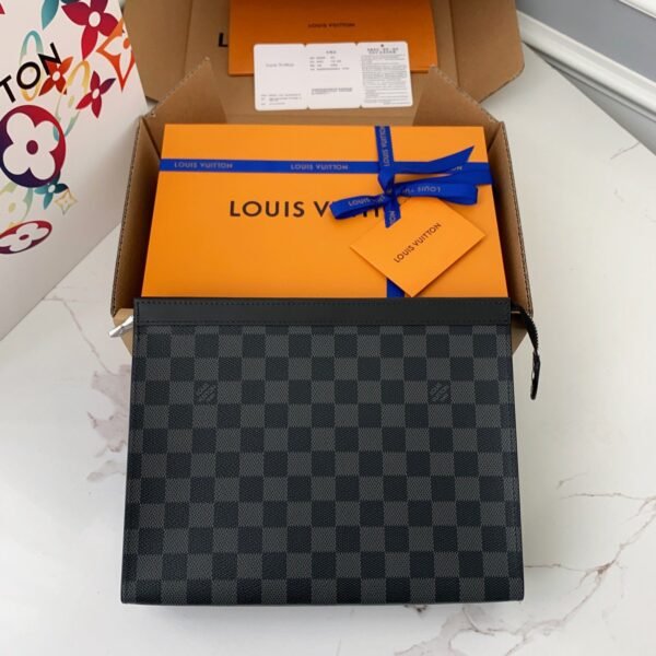 Louis Vuitton Men's POCHETTE VOYAGE Black Flower Handbag N41696, * * 6cm