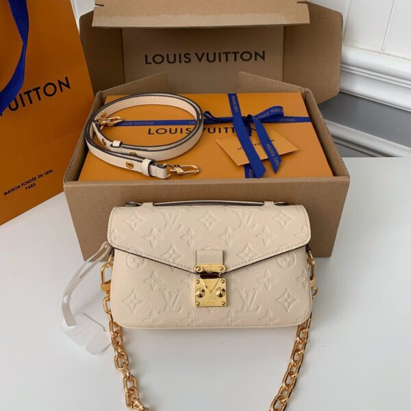 Louis Vuitton counter classic hot selling Pochette Mtis East West bag M22942, 21.5 * 13.5 * 6cm