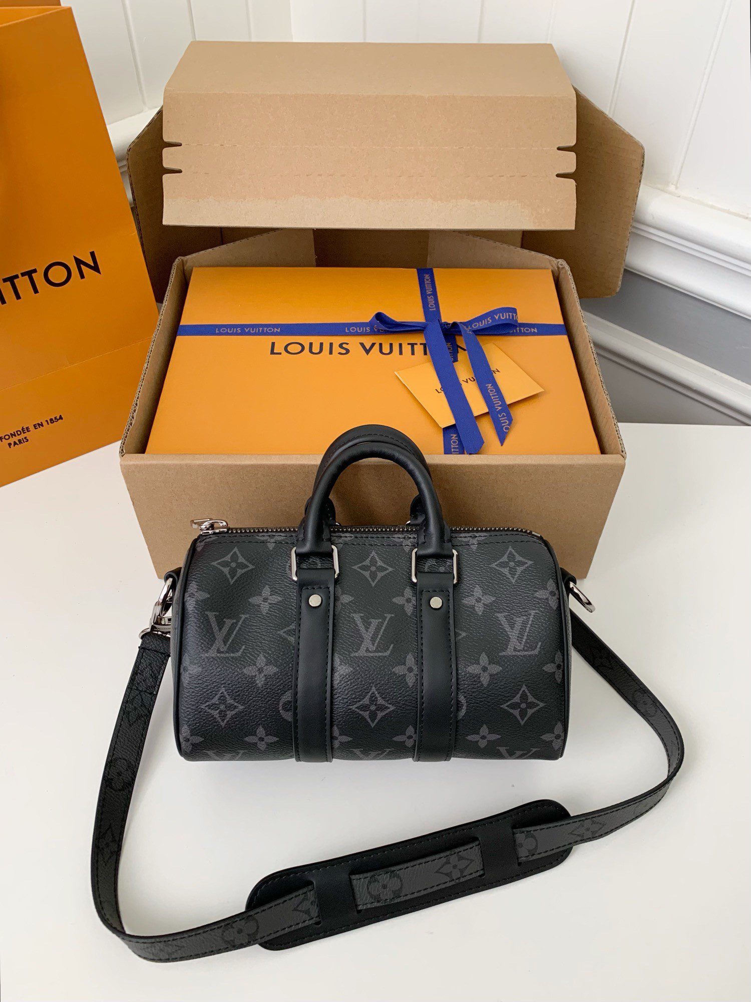 20230712025414168914485469984.jpg Louis Vuitton Classic City Keepall Handbag M45937, Unise Size: * * 9cm - Image 1