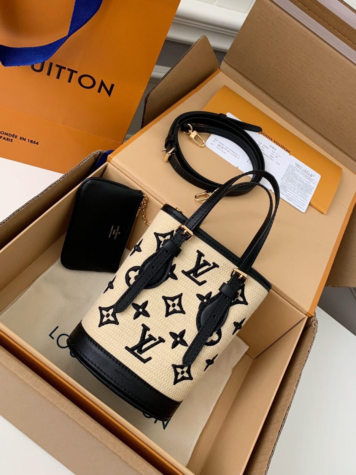Louis Vuitton New Lafite Cotton Embroidered NANO BUCKET Handbag M8241 Size: * * 9cm - Image 3