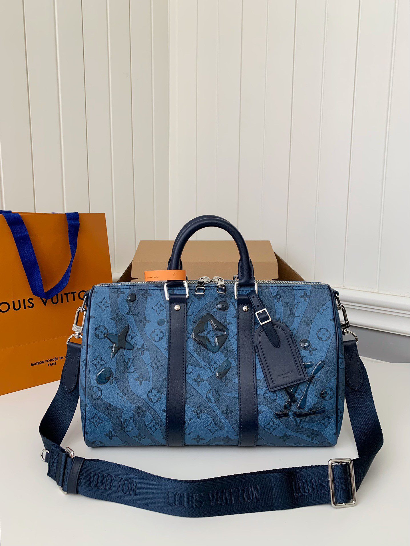 20230717123212168952513282981.jpg Louis Vuitton's seasonal new Keepall Bandouli??re handbag M22573, * * 16cm - Image 1
