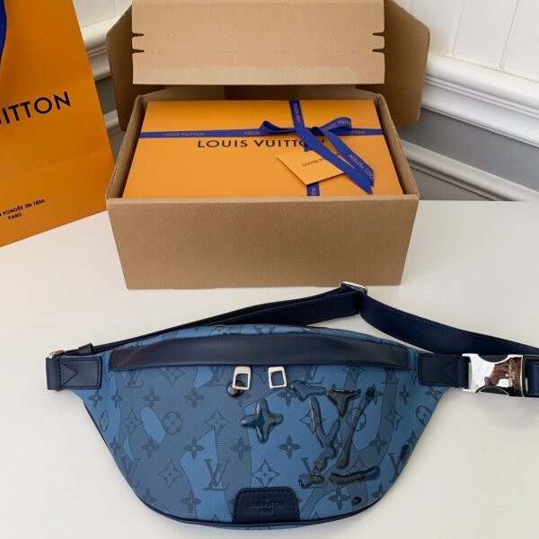 Louis Vuitton 2023 New DISCOVERY Droplet Blue Waistpack M2257 Size: * * 9cm