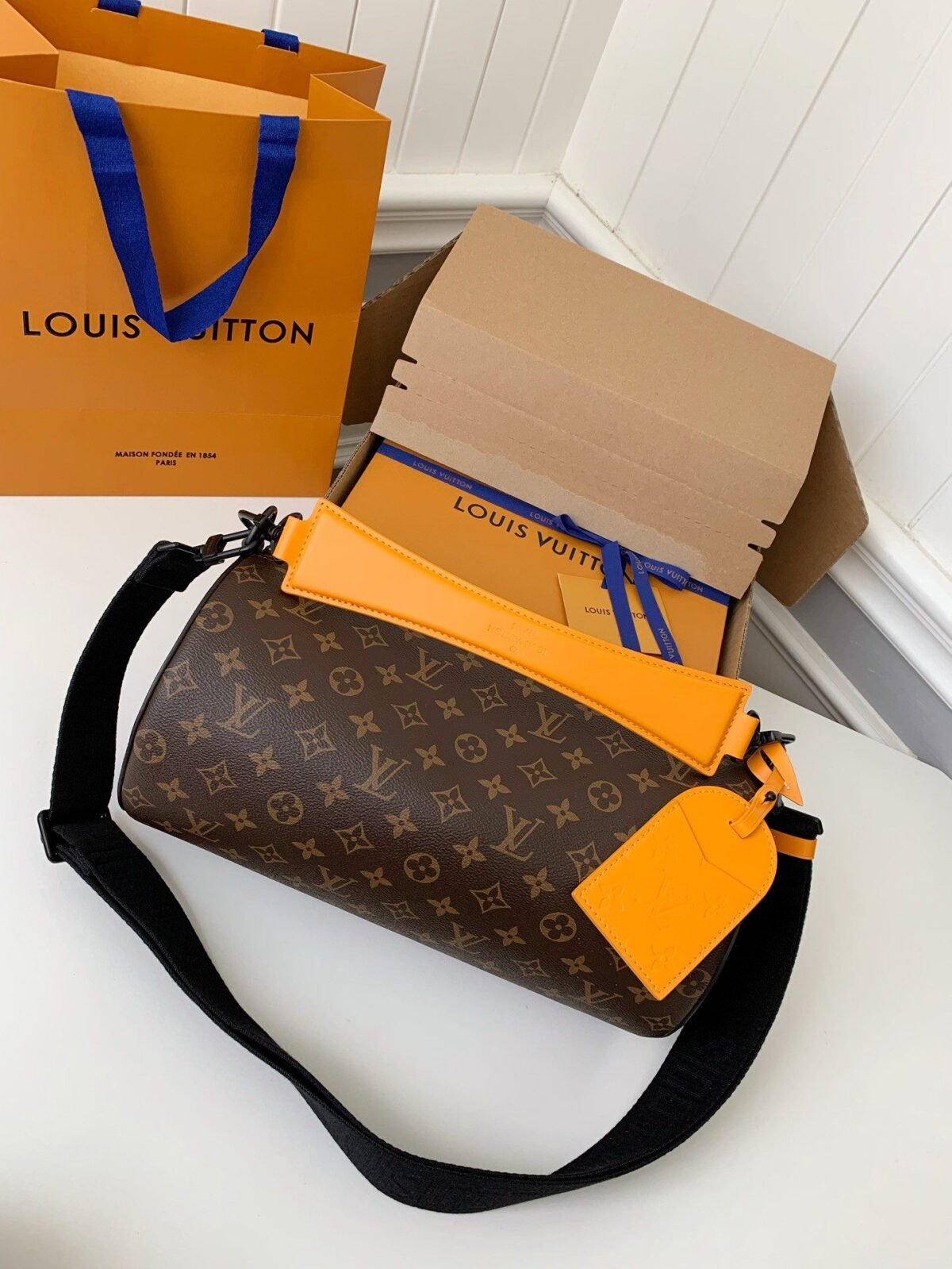 Louis Vuitton 2023 SOFT POLOCHON handbag M4669 Size: * * 17cm - Image 4