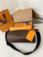 Louis Vuitton 2023 SOFT POLOCHON handbag M4669 Size: * * 17cm - Image 3