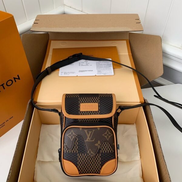 Louis Vuitton NiGo Collaboration Series Men's AMAZONE Camera Bag N40357, Top Quality