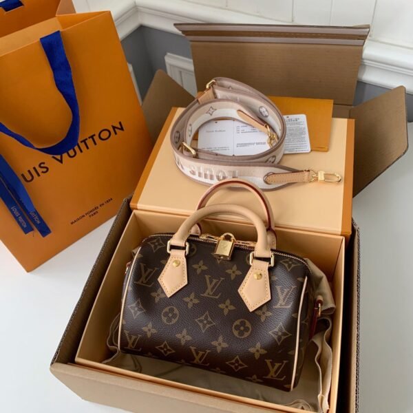 Louis Vuitton Speedy Bandouli??re M46222 Size: 20*13*12cm