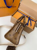 Louis Vuitton's Seasonal New ONTHEGO Horizontal Handbag M46653 Top Qualit Size: * * 10cm - Image 5