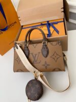 Louis Vuitton's Seasonal New ONTHEGO Horizontal Handbag M46653 Top Qualit Size: * * 10cm