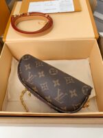 Louis Vuitton's new MINI BUMBAG vintage handbag for the season M82335 top quality - Image 7