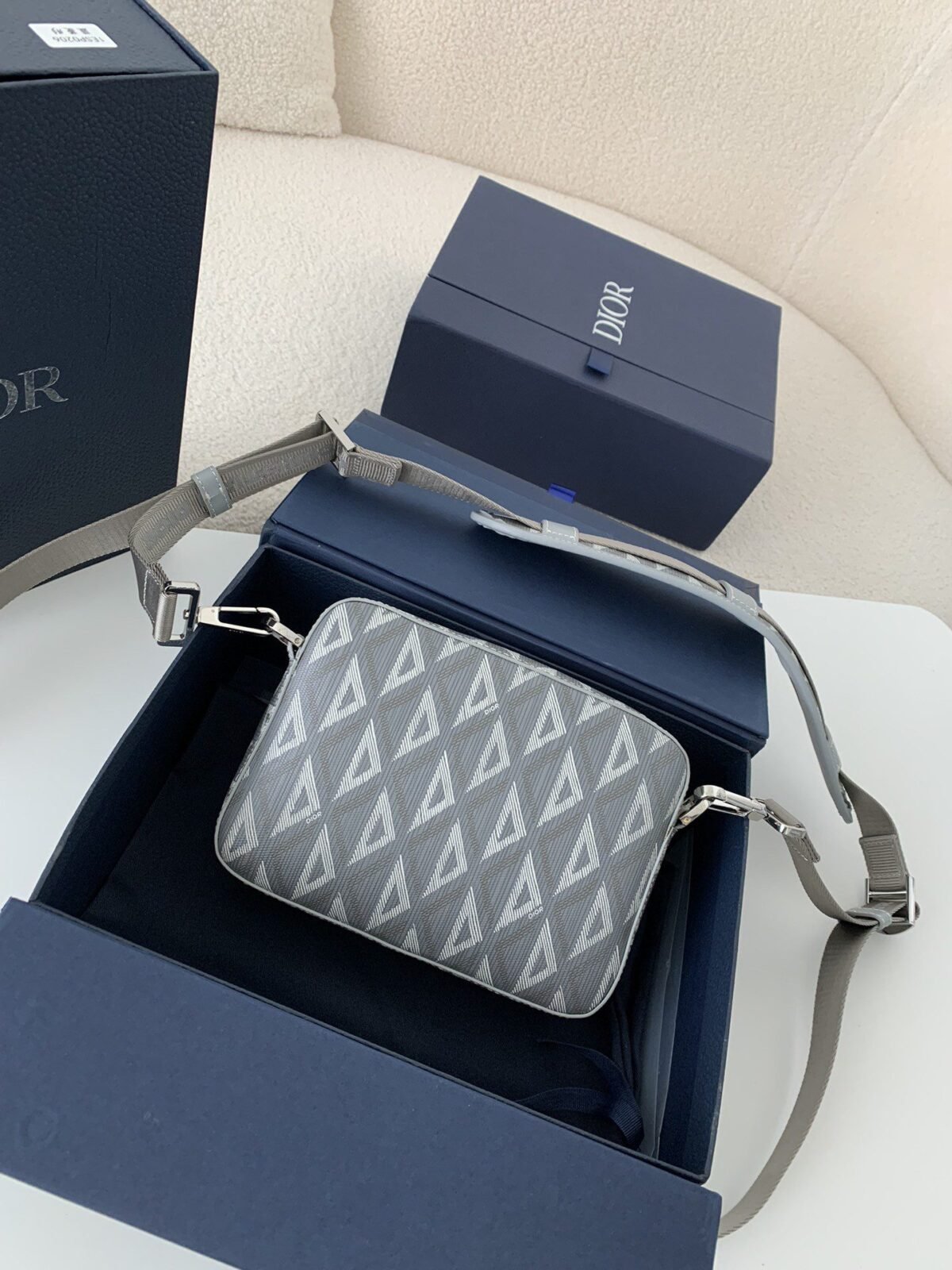 DIOR Men's SAFARI Messenger Bag, Top Qualit Size: * * 6cm - Image 4